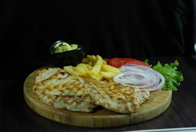 Serres Delivery Ο Καλύτερος Μερίδα φιλέτα κοτόπουλο