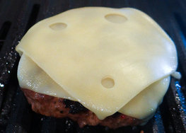 Serres Delivery Masiseto Swiss Cheese Burger